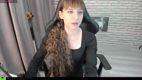 lasly_moon online show from September 14, 2025, 11:59 pm