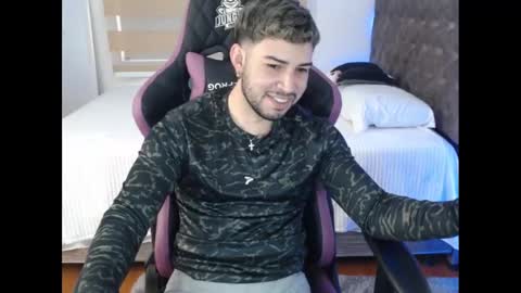 Snapshot of latam_ chatting on February 6, 2025, 6:56 pm YOUR BABY online show from February 6, 2025, 6:56 pm