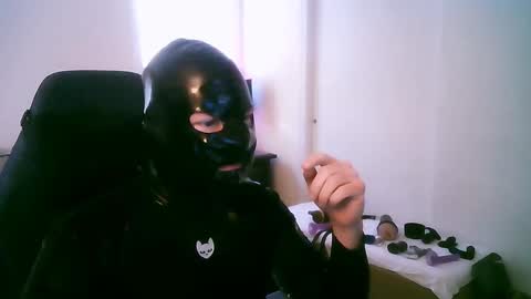 Snapshot of latexminheadroom chatting on March 9, 2025, 8:42 pm latexminheadroom online show from March 9, 2025, 8:42 pm