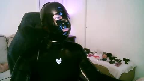 latexminheadroom online show from May 9, 2026, 1:44 am