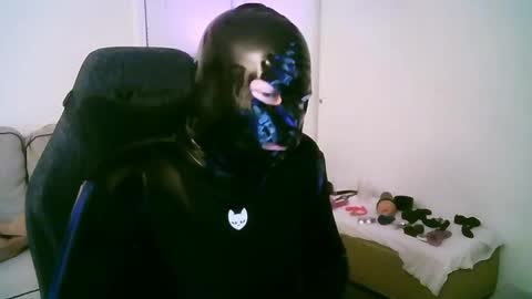 latexminheadroom online show from May 15, 2026, 11:23 pm