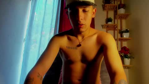 latiin_boy21 online show from November 12, 2025, 5:46 pm