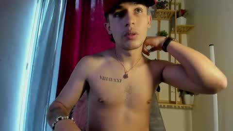latiin_boy21 online show from November 13, 2025, 6:40 pm