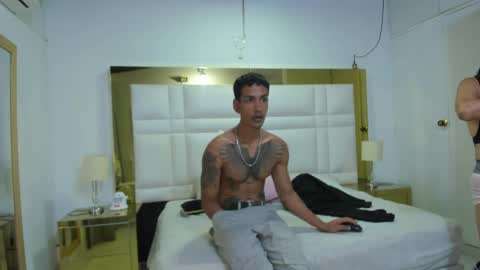 Johana y Santiago online show from April 26, 2026, 3:26 am