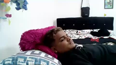 latin_curiousxxx online show from September 16, 2025, 11:33 am