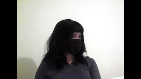 latin_summer_ online show from March 26, 2026, 1:01 am