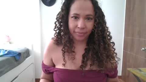 Snapshot of latina_hot84 chatting on June 17, 2026, 3:57 pm Mercedes online show from June 17, 2026, 3:57 pm