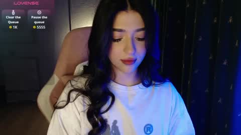 miiiiiiaaaa online show from April 13, 2026, 4:45 pm