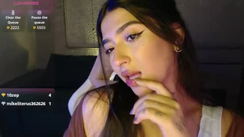 Snapshot of latina_mia chatting on August 7, 2026, 9:17 pm miiiiiiaaaa online show from August 7, 2026, 9:17 pm