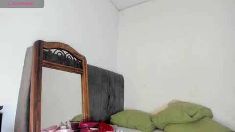 Snapshot of latinaastepmomm chatting on September 17, 2025, 1:35 pm angelina online show from September 17, 2025, 1:35 pm