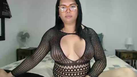 FLOR SALVAJE online show from May 27, 2026, 9:45 pm