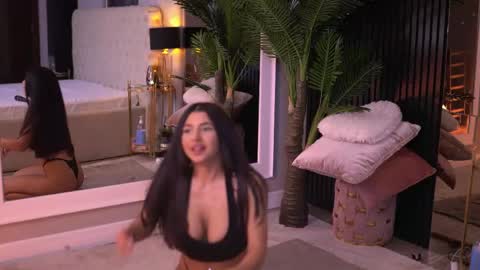 Latina online show from March 16, 2026, 6:12 pm