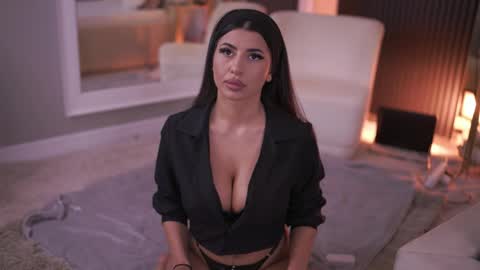 Latina online show from April 29, 2026, 7:31 pm