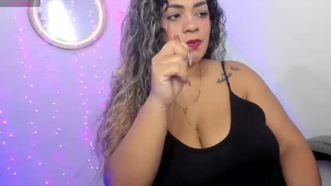 latinamav22 online show from July 28, 2026, 10:53 pm