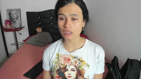 Snapshot of latinaqueen023 chatting on April 28, 2026, 3:50 pm Luna online show from April 28, 2026, 3:50 pm
