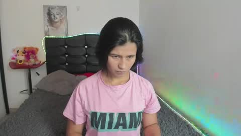 Snapshot of latinaqueen023 chatting on May 6, 2026, 3:50 pm Luna online show from May 6, 2026, 3:50 pm
