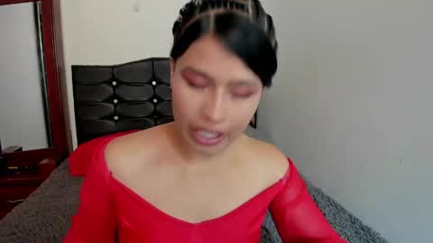 Snapshot of latinaqueen023 chatting on May 29, 2026, 4:27 pm Luna online show from May 29, 2026, 4:27 pm