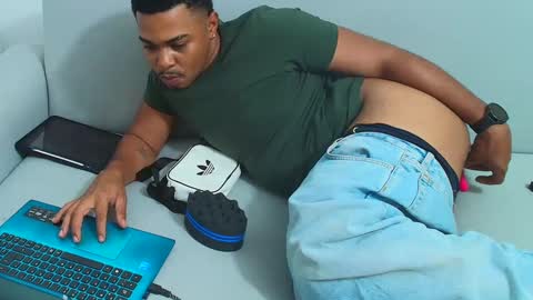 Snapshot of latinbbc_00 chatting on September 14, 2025, 6:12 am latinbbc_00 online show from September 14, 2025, 6:12 am