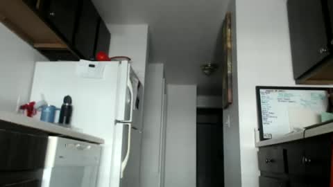 Snapshot of latinfyre chatting on December 29, 2024, 3:57 pm Chris online show from December 29, 2024, 3:57 pm