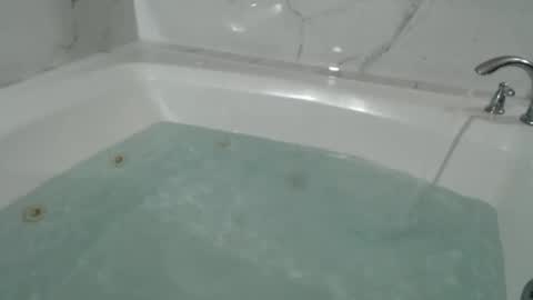 Snapshot of latinfyre chatting on January 19, 2025, 1:44 pm Chris online show from January 19, 2025, 1:44 pm