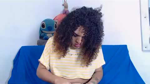 Snapshot of latingirl_curly_hot chatting on December 6, 2024, 6:15 am Alinson online show from December 6, 2024, 6:15 am