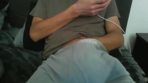 latinman7945 online show from April 20, 2026, 6:38 am