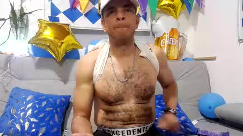 Snapshot of latinmartin254 chatting on September 26, 2025, 1:20 am latinmartin254 online show from September 26, 2025, 1:20 am