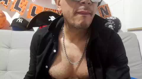 Snapshot of latinmartin254 chatting on November 1, 2025, 12:45 am latinmartin254 online show from November 1, 2025, 12:45 am