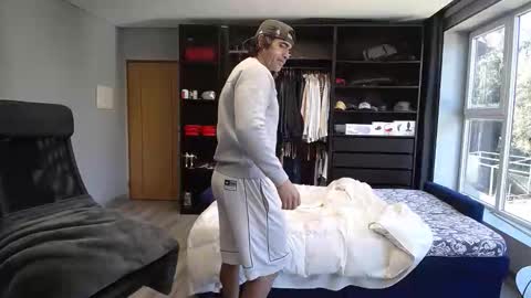 Snapshot of latino23bom chatting on March 1, 2026, 9:55 am sam online show from March 1, 2026, 9:55 am