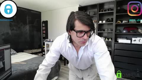 Snapshot of latino23bom chatting on April 1, 2026, 11:22 am sam online show from April 1, 2026, 11:22 am