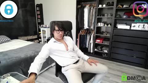 Snapshot of latino23bom chatting on April 1, 2026, 1:41 pm sam online show from April 1, 2026, 1:41 pm