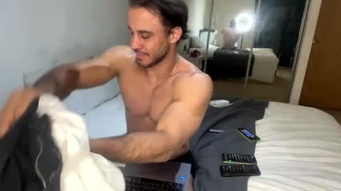 Snapshot of latino_rodri chatting on April 17, 2026, 7:06 pm latino_rodri online show from April 17, 2026, 7:06 pm