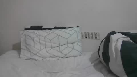 Snapshot of latino_rodri chatting on April 19, 2026, 1:05 am latino_rodri online show from April 19, 2026, 1:05 am