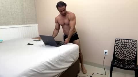latino_rodri online show from July 27, 2026, 3:08 pm
