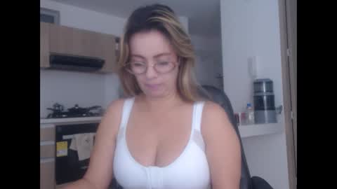 Snapshot of latinpaprika chatting on March 6, 2025, 11:25 am latinpaprika online show from March 6, 2025, 11:25 am