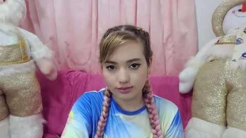 latinqueen2020 online show from January 11, 2025, 8:43 pm