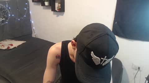 Snapshot of latins_boys_20 chatting on December 20, 2024, 4:31 am NICK online show from December 20, 2024, 4:31 am