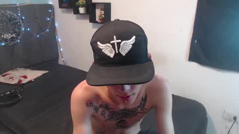 Snapshot of latins_boys_20 chatting on December 20, 2024, 11:10 am NICK online show from December 20, 2024, 11:10 am