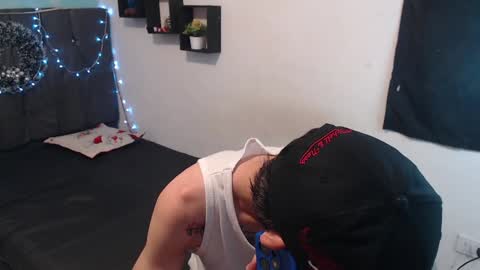 Snapshot of latins_boys_20 chatting on December 31, 2024, 4:49 am NICK online show from December 31, 2024, 4:49 am