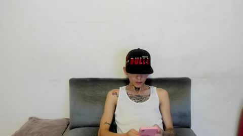 Snapshot of latins_boys_20 chatting on January 21, 2025, 4:10 am NICK online show from January 21, 2025, 4:10 am