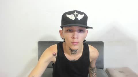 Snapshot of latins_boys_20 chatting on February 2, 2025, 3:32 am NICK online show from February 2, 2025, 3:32 am