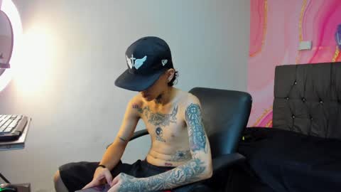 Snapshot of latins_boys_20 chatting on October 2, 2025, 9:11 pm NICK online show from October 2, 2025, 9:11 pm