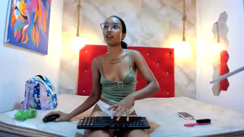 Snapshot of latins_lovers20 chatting on December 1, 2024, 6:19 pm latins lovers20 online show from December 1, 2024, 6:19 pm