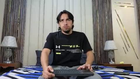 Snapshot of latinshort chatting on July 20, 2026, 2:08 pm Andrew online show from July 20, 2026, 2:08 pm