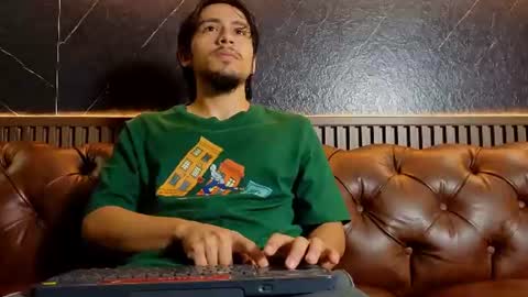 Snapshot of latinshort chatting on August 3, 2026, 12:43 pm Andrew online show from August 3, 2026, 12:43 pm