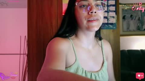 Snapshot of laujgray chatting on March 16, 2026, 11:53 pm laujgray online show from March 16, 2026, 11:53 pm