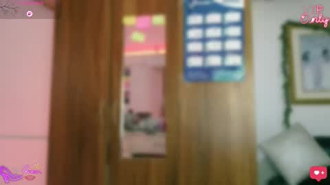 Snapshot of laujgray chatting on March 27, 2026, 9:36 pm laujgray online show from March 27, 2026, 9:36 pm