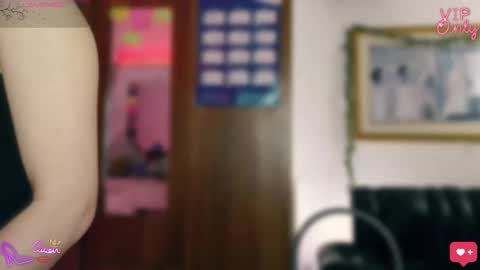 Snapshot of laujgray chatting on April 3, 2026, 8:45 am laujgray online show from April 3, 2026, 8:45 am