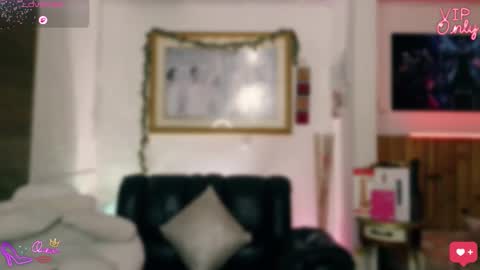 Snapshot of laujgray chatting on April 8, 2026, 6:35 am laujgray online show from April 8, 2026, 6:35 am