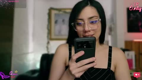 Snapshot of laujgray chatting on April 12, 2026, 7:35 am laujgray online show from April 12, 2026, 7:35 am